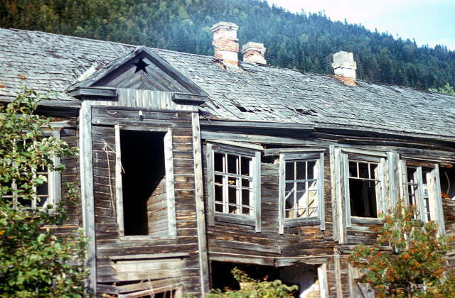 Развалины пос. Комсомольский, 1989 г.