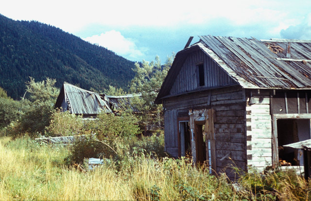 Развалины пос. Комсомольский, 1989 г.